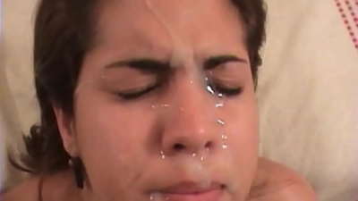 Lijepa latino brineta ima grub seks